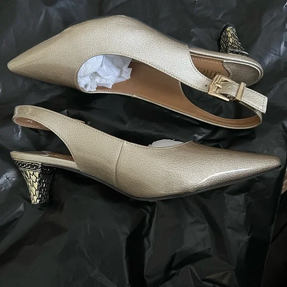 NWOB J. Renee Mayetta Slingback Pearlized Patent Pumps size 8W - Picture 1 of 7